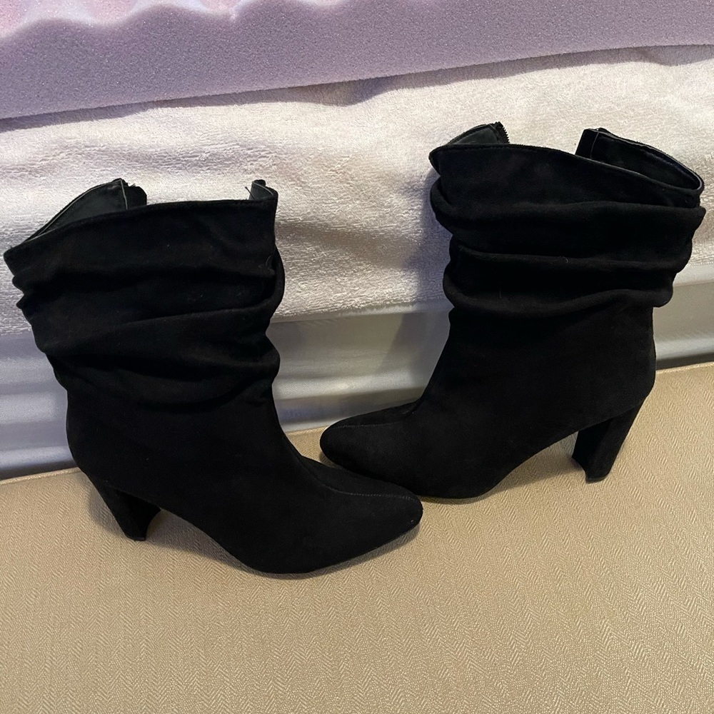 Justfab Super cute black ankle high boots!
